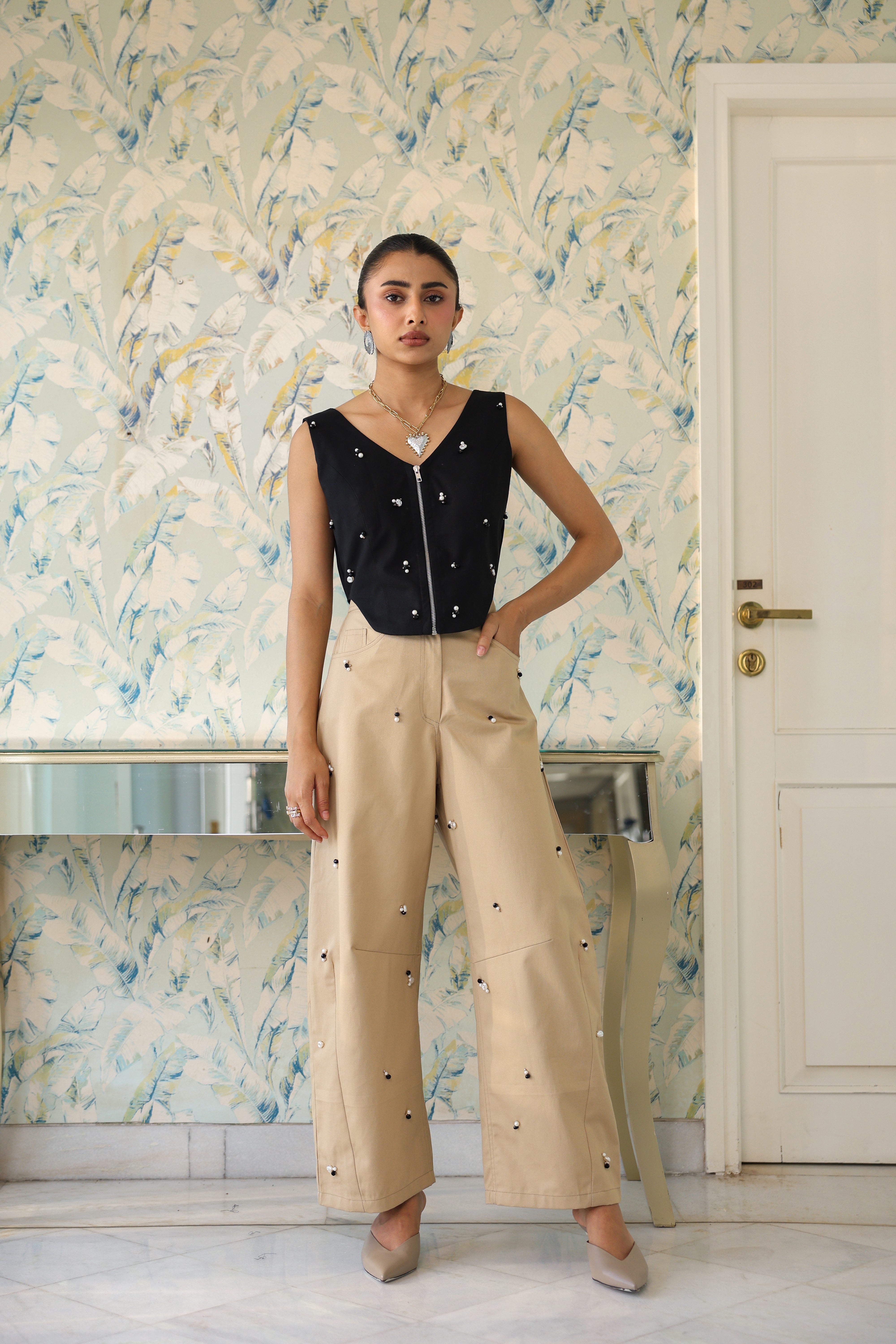 PEARLS IN SAND BARREL PANTS