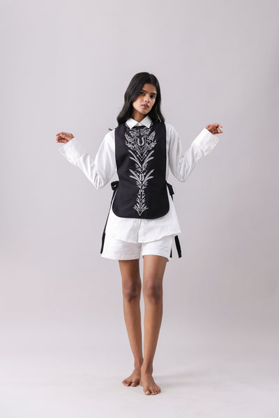 Raven Bib and Pearl Shirt Set
